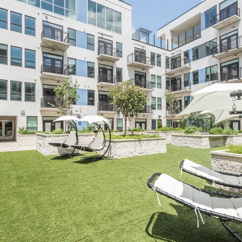 Courtyard Beautifully landscaped courtyard
